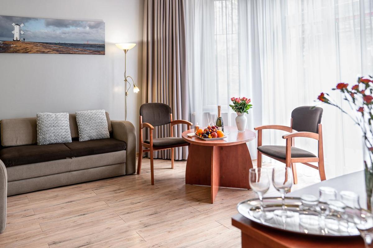 Hotel Cis Swinoujscie Bagian luar foto